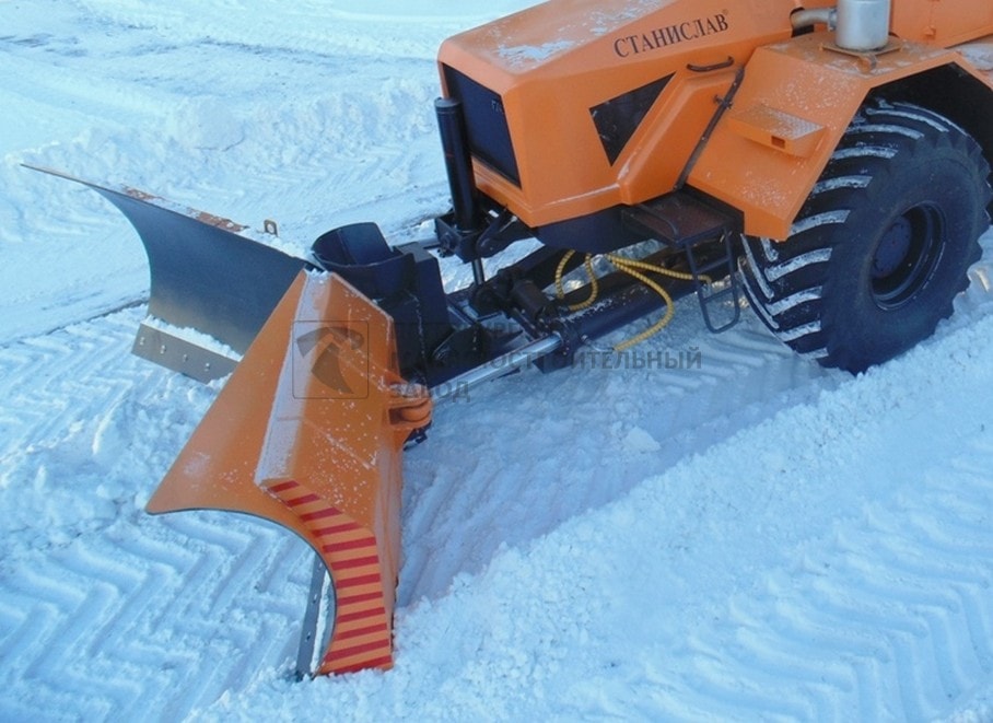 Hydraulic bulldozer equipment on the 